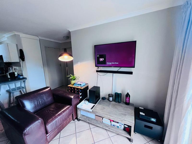 2 Bedroom Property for Sale in Bloemhof Western Cape